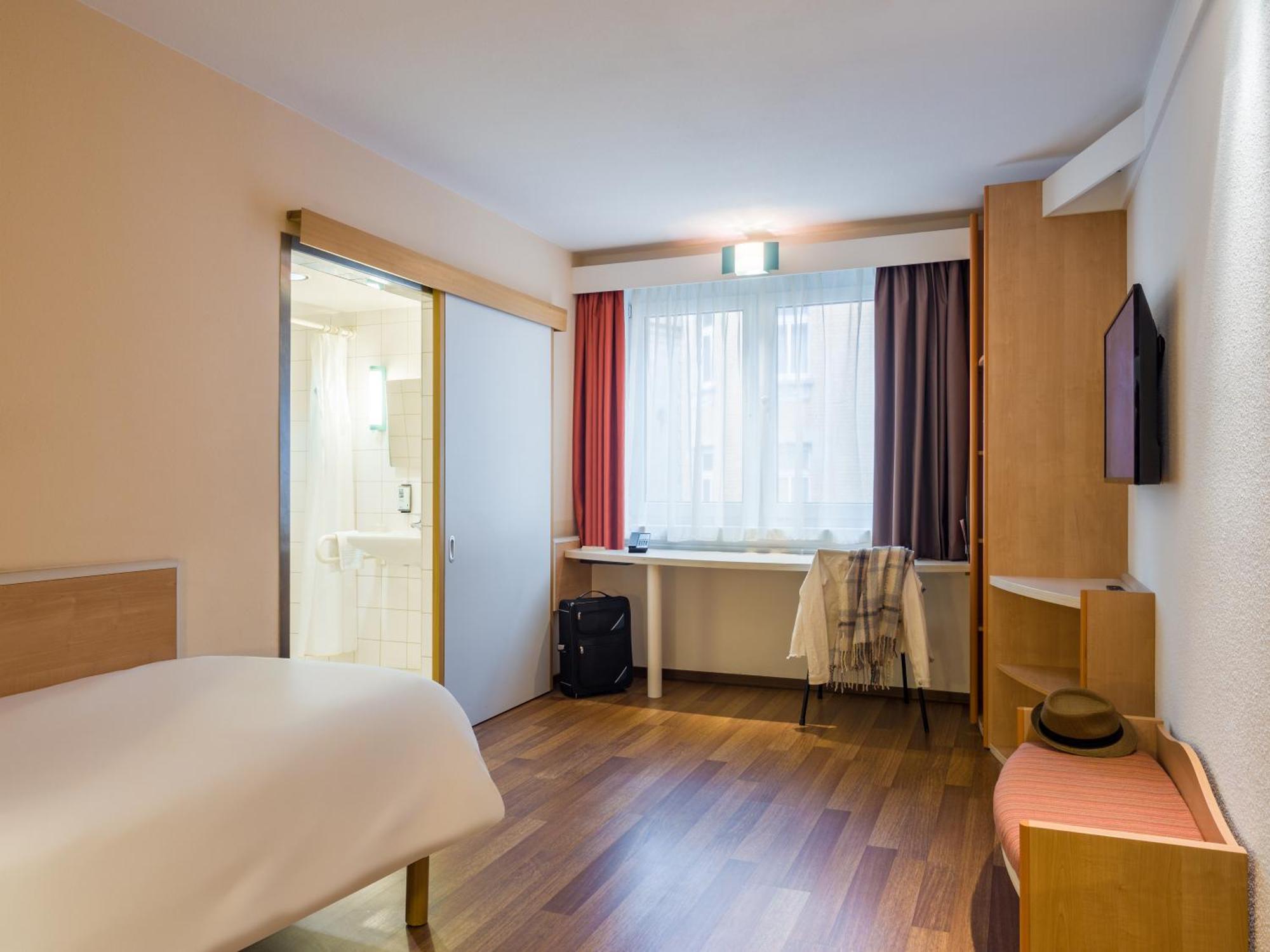 Ibis Stuttgart Centrum Luaran gambar