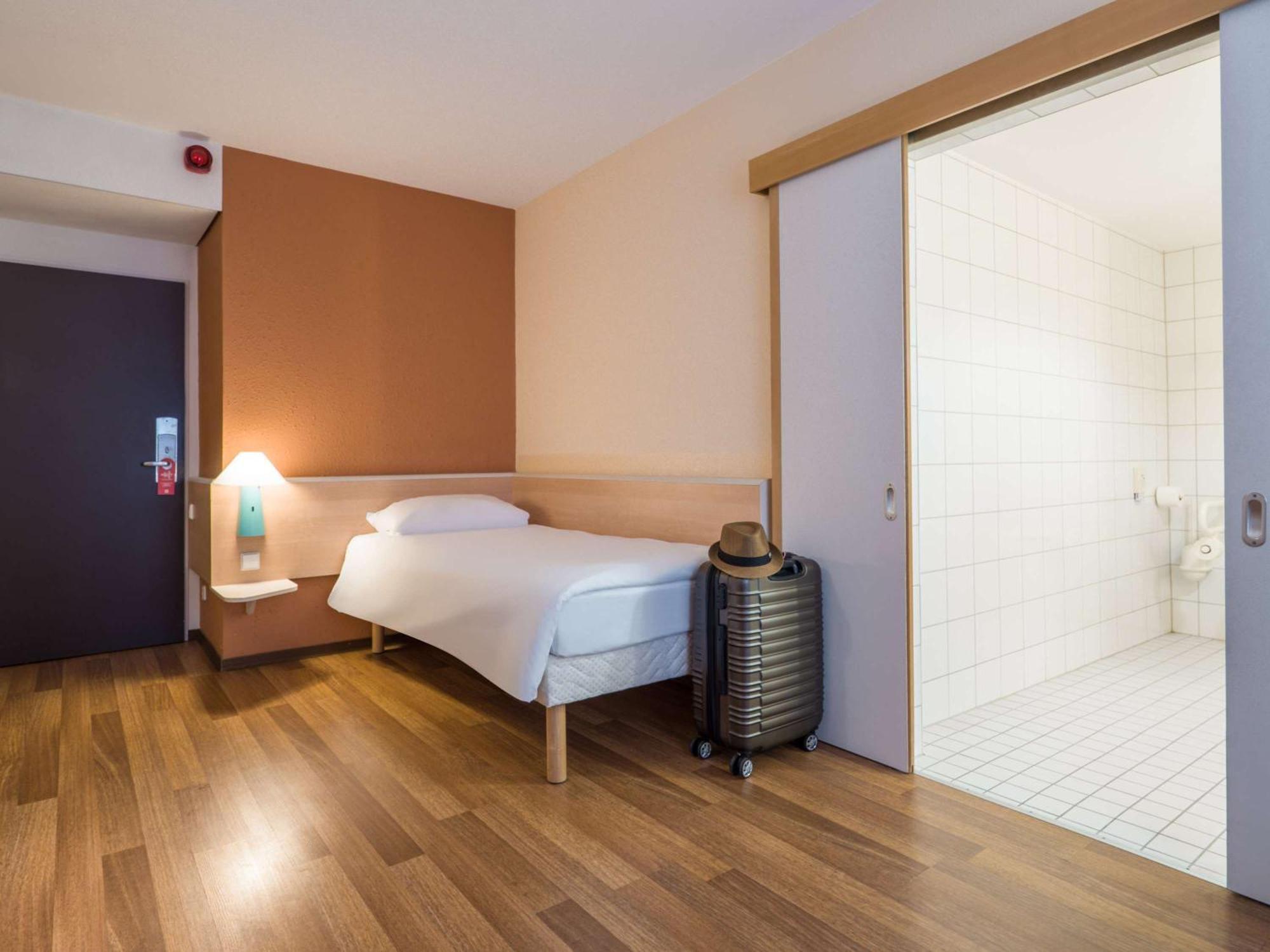 Ibis Stuttgart Centrum Luaran gambar