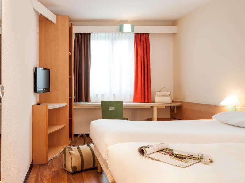 Ibis Stuttgart Centrum Luaran gambar